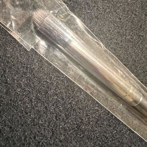MAC makeup brush #286 NEW